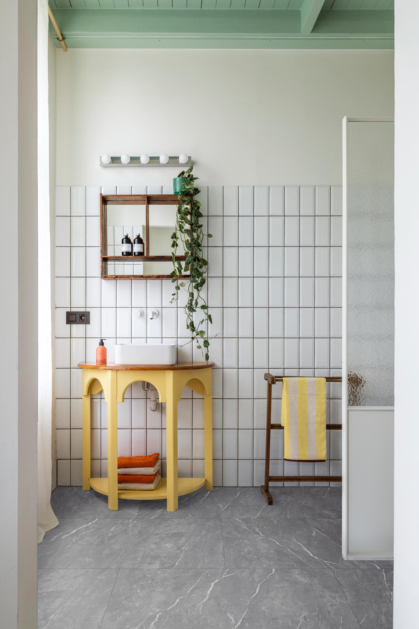Вінілова підлога Berry Alloc SPIRIT SOUL Gluedown 55 TILE Zigi